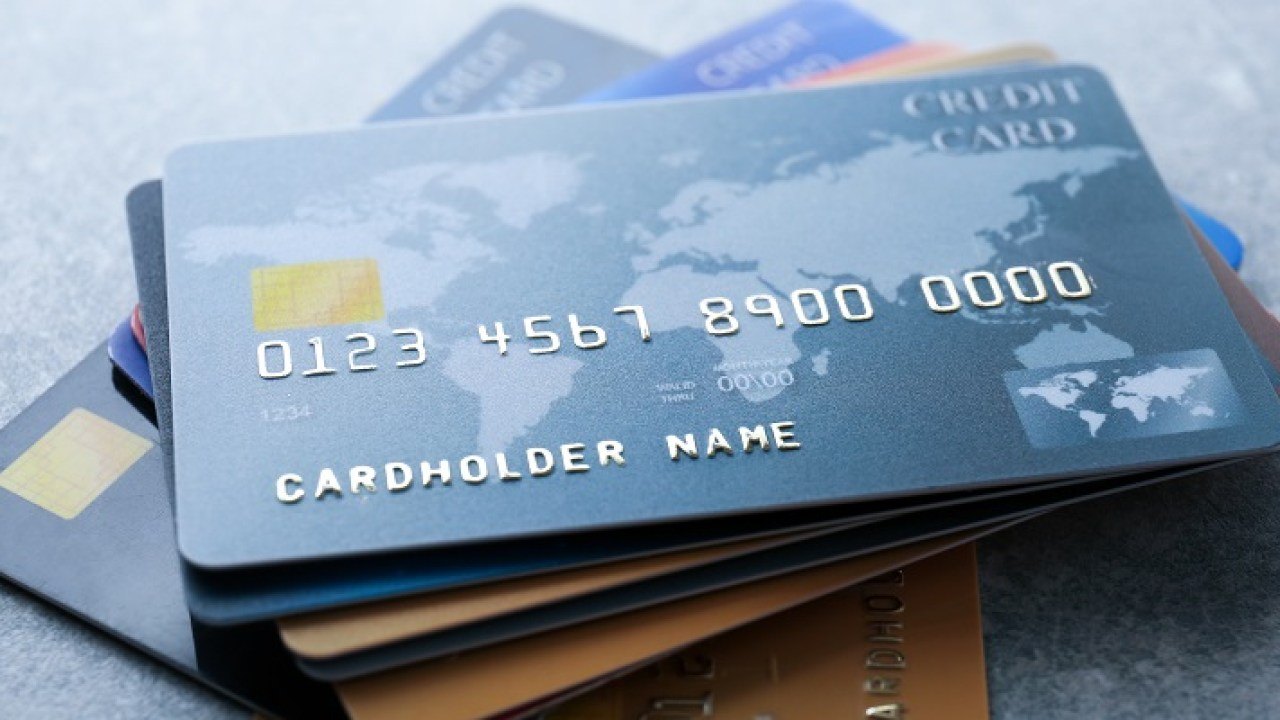 Créditos Rotativos vs. Tarjetas de Crédito – Mira las Diferencias