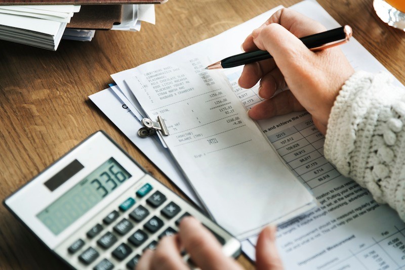 Créditos Rotativos vs. Tarjetas de Crédito – Mira las Diferencias