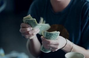 Découvrez les Banques qui Autorisent L'ouverture d'un Compte pour Mineurs